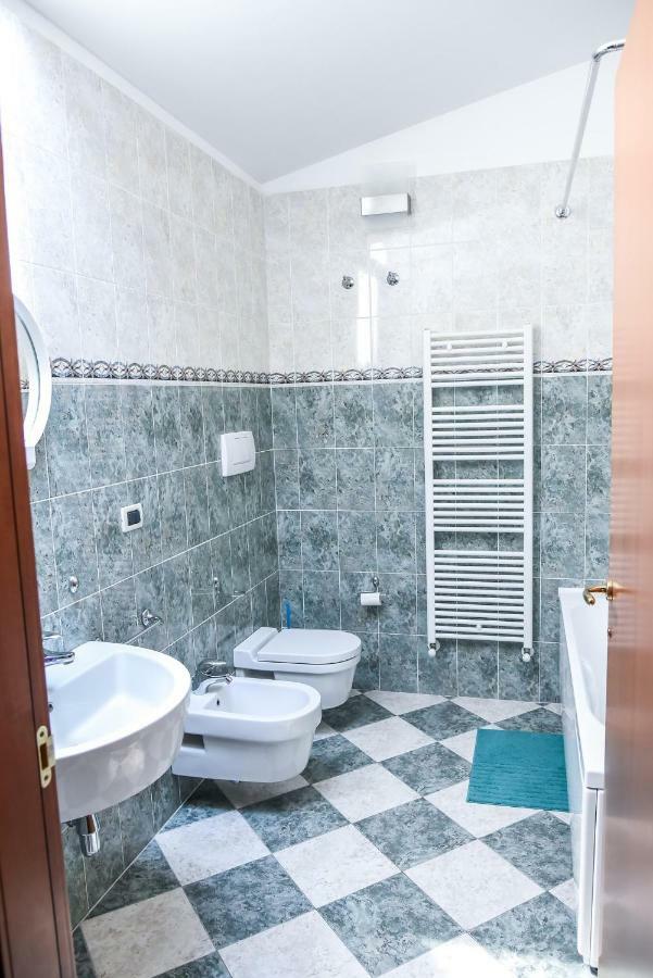 Attic Aries Apartment Montesilvano Marina Exterior foto