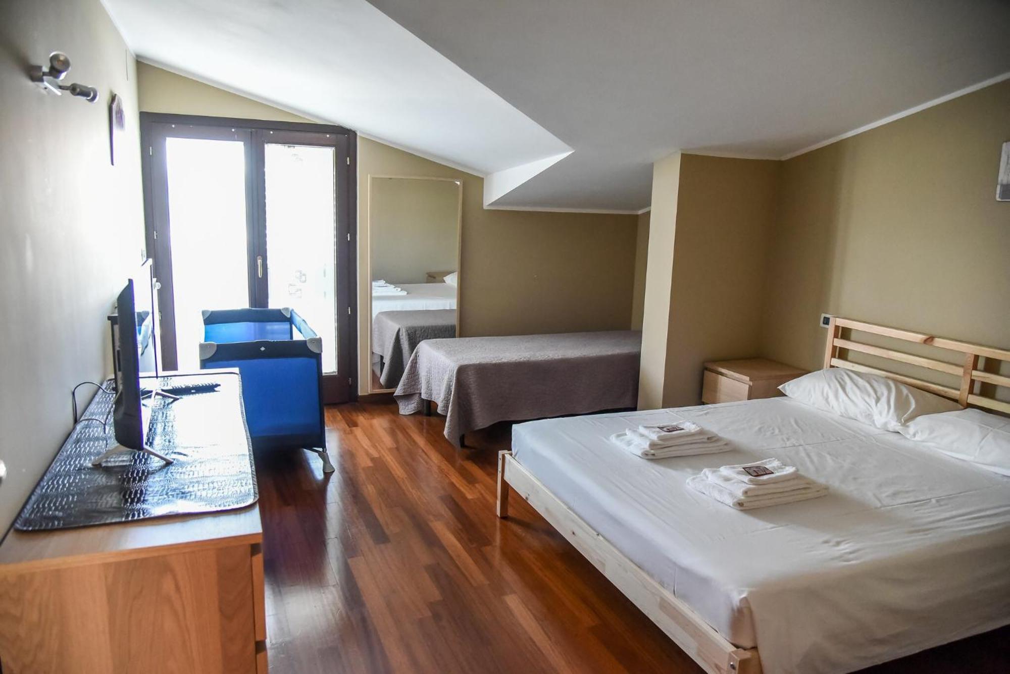 Attic Aries Apartment Montesilvano Marina Exterior foto