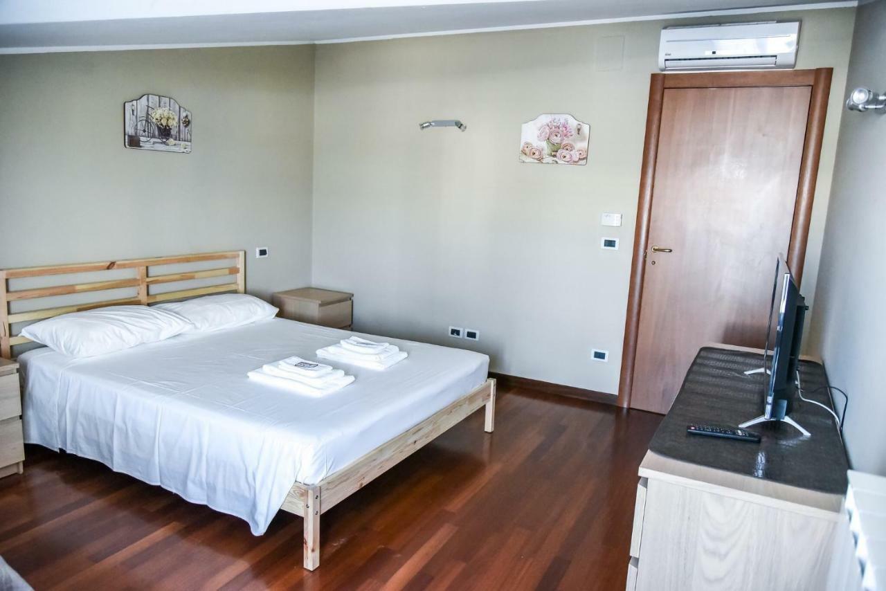 Attic Aries Apartment Montesilvano Marina Exterior foto