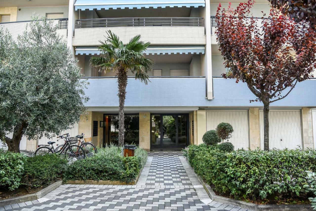 Attic Aries Apartment Montesilvano Marina Exterior foto